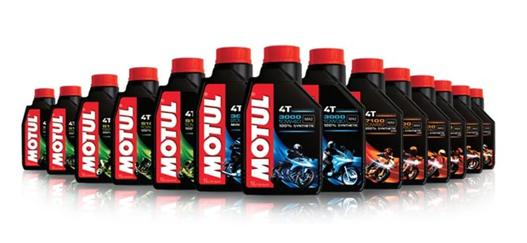 Motul rinnova la gamma di lubrificanti per moto