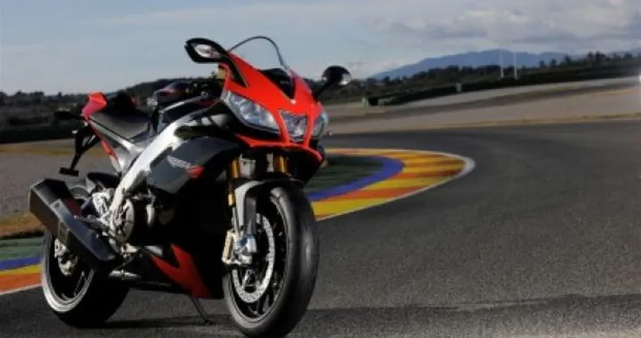 Presentazione Aprilia RSV4 Factory