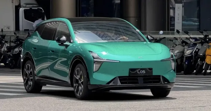 Il nuovo SUV ibrido percorre 1.194 km senza rifornimento: prezzo da 22.700 euro in Cina