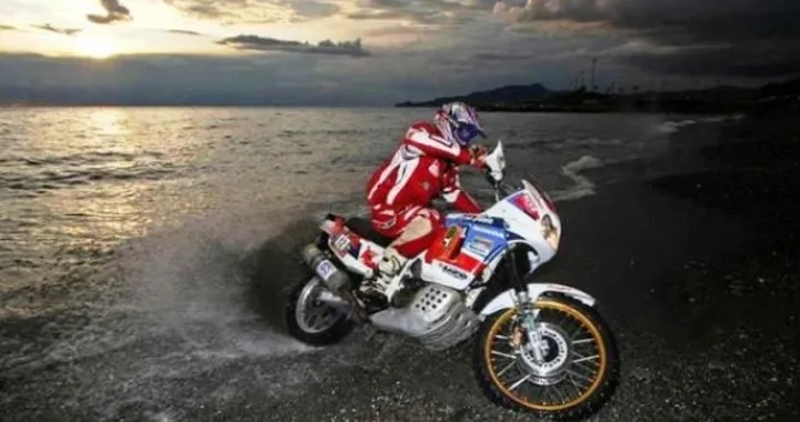 L’Africa Twin di Francesco Catanese all’asta per beneficenza