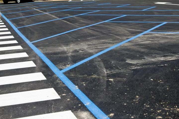 Nuove regole per il parcheggio sulle strisce blu: cosa cambia adesso