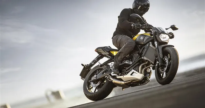 Yamaha MT Tour 2015: il lato oscuro del Giappone si rimette in moto