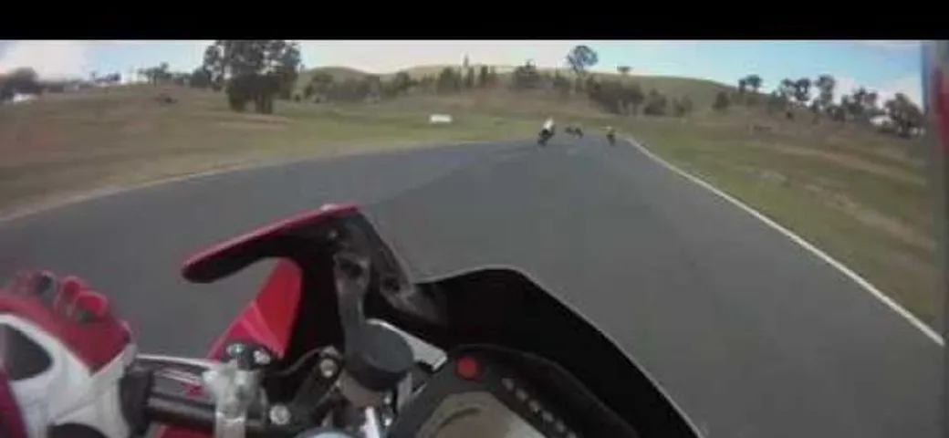 Video: on board con la Moto Guzzi MGS-01 nel National Bears australiano