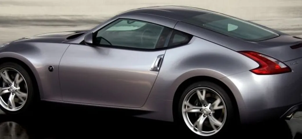 Vende un testicolo per acquistare una Nissan 370Z!