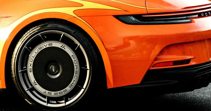 Porsche, l'omaggio alla Camel GT degli anni '70 che tutti desideravamo