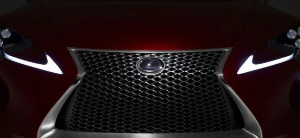 Lexus: depositati numerosi brevetti per nuove calandre a clessidra