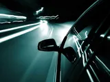 Coi sandali e senza cintura a 209 km/h: multa senza precedenti