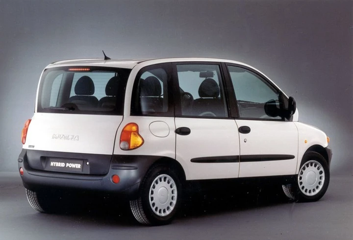 Sarete belli voi, la Fiat Multipla è stata pioniera anche con il plug-in