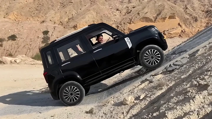 Comprano replica Defender cinese a 3.500 euro: funziona divinamente