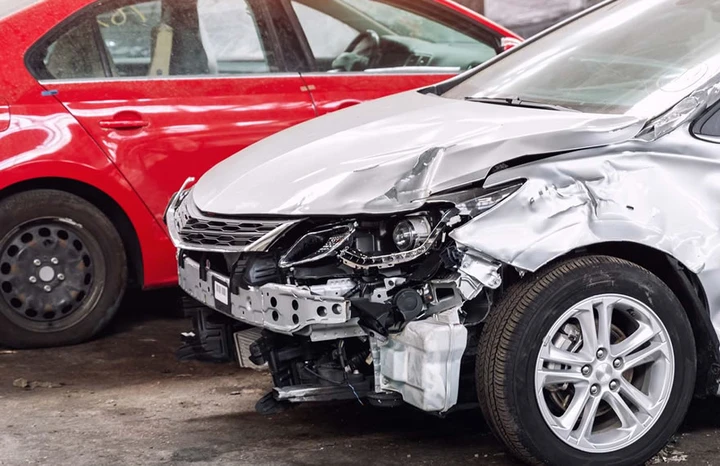 Riparare un'auto oggi costa il 20% in più di un anno fa: perché