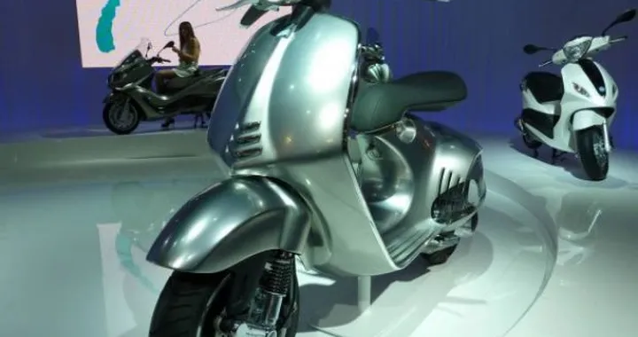Vespa Quarantasei: Salone Eicma Live 2011