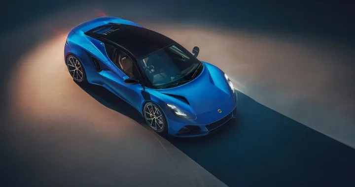 Lotus Emira: arriva anche il quattro cilindri