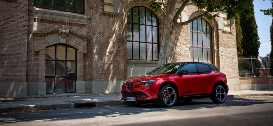 Alfa Romeo Junior MY26, gamma ridisegnata: la promozione