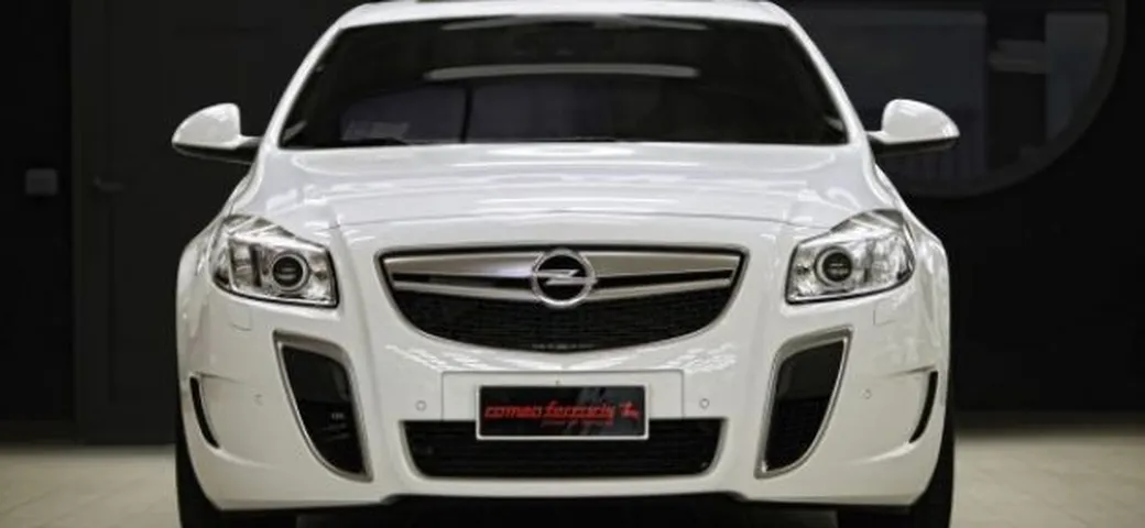 Opel Insignia OPC Romeo Ferraris