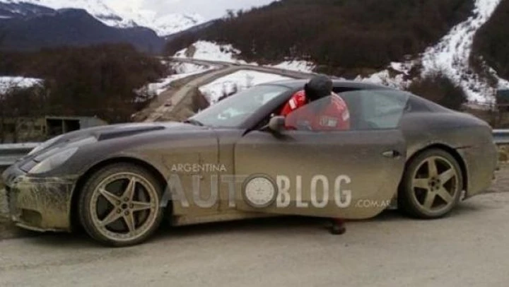 Ferrari: allo studio la trazione integrale?