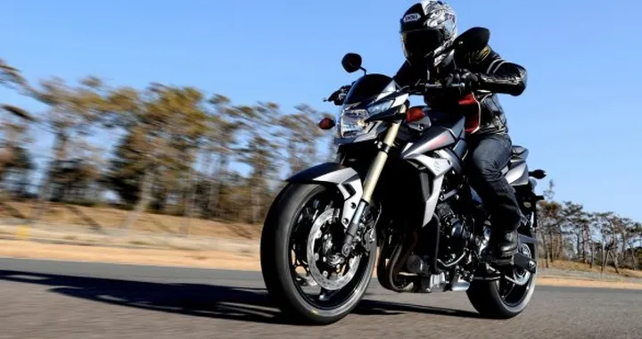 Suzuki GSR 750 Limited Edition Black Mat da 8.050 euro