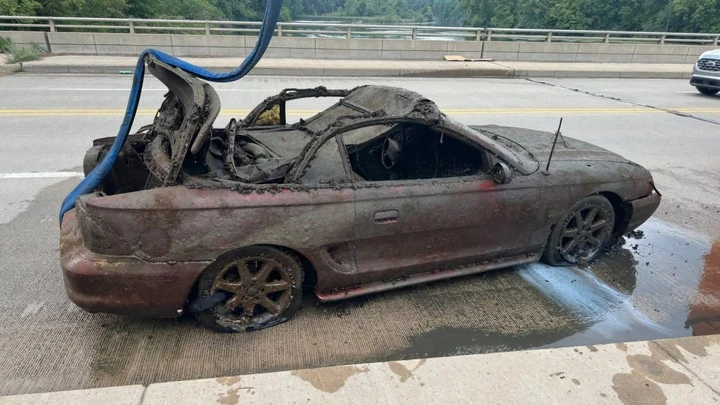 Ford Mustang riemerge da un lago: affiora un mistero