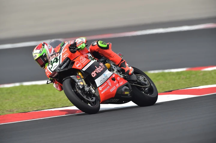 SBK, Sepang: le Ducati rincorrono nel Day-1