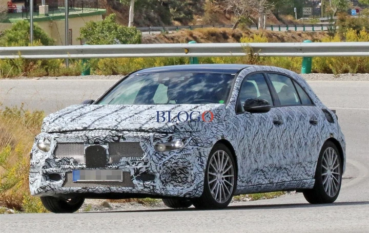 Mercedes AMG A43: prime foto spia