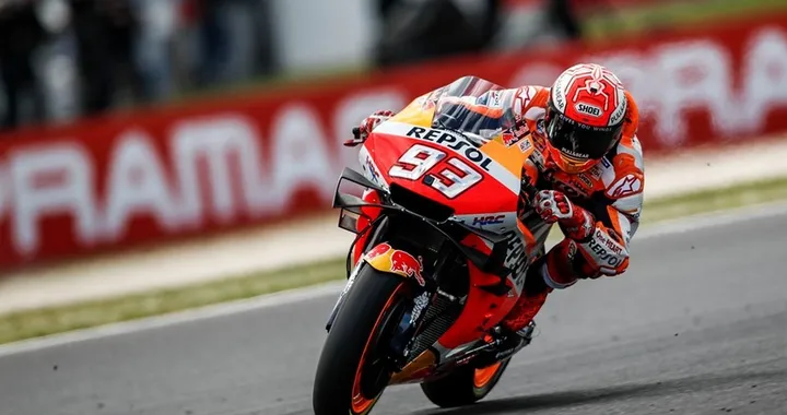 MotoGP: Marquez, operazione alla spalla ok. Cadute e interventi chirurgici freneranno il “cannibale”?