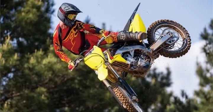 Suzuki RM-Z450 m.y. 2015