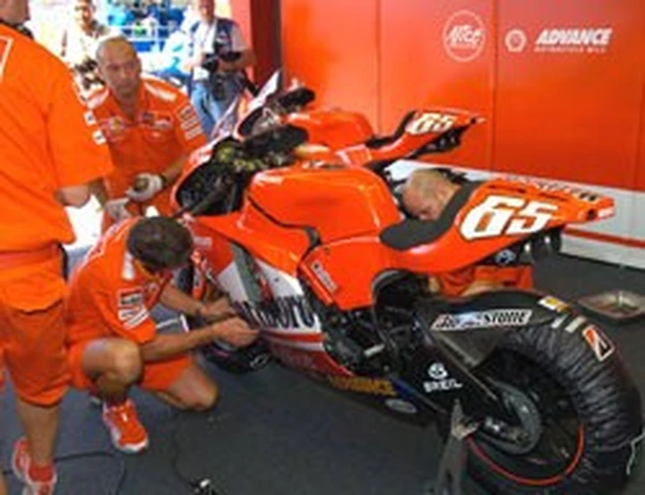 Pole di Capirossi in Giappone