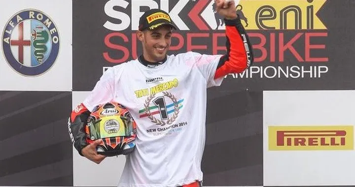 Superstock 1000 Magny Cours 2014: vince Lussiana, Mercado campione, harakiri Savadori