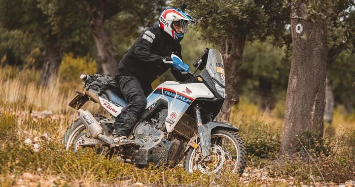 Honda XL750 Transalp: quarto posto conquistato alla Gibraltar Race 2023 [FOTO]