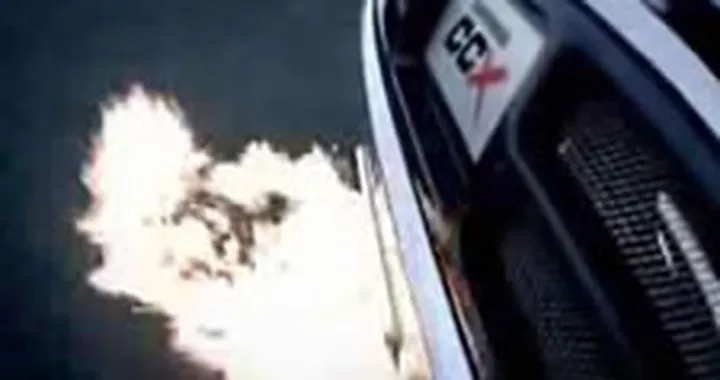 Top Gear prova la Koenigsegg CCX - fiammate e fuoripista!