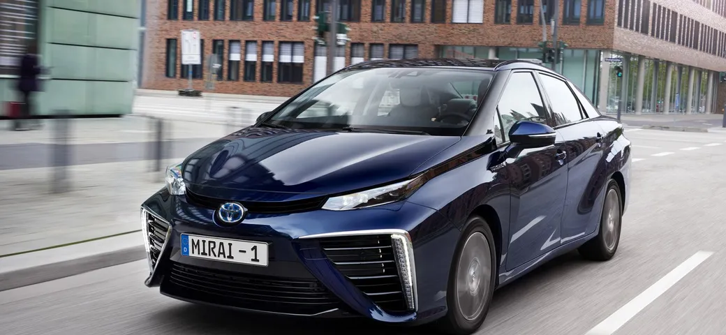 Toyota Mirai provata su strada