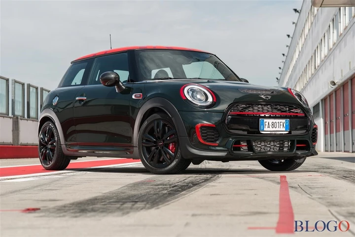 Mini John Cooper Works Challenge Edition