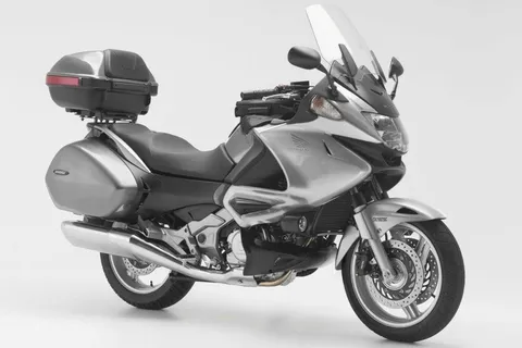 Honda deauville 2020 top