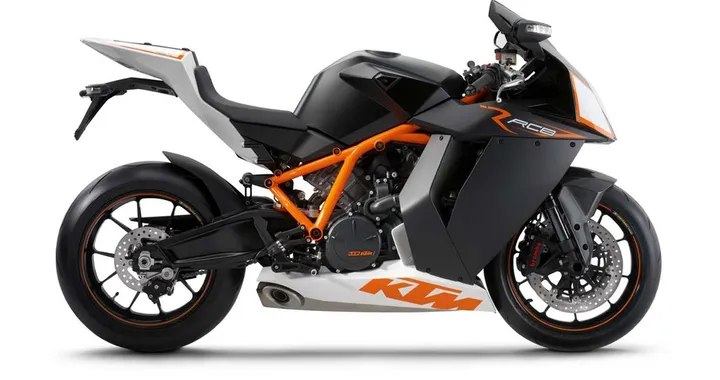 KTM: una sportiva su base 890 Duke R nel 2021?