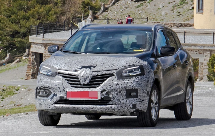 Renault Kadjar: foto spia della versione restyling