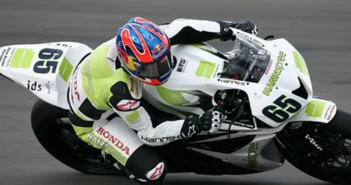 WSBK: Rea a caccia del quarto posto nel mondiale. Checa saluta il team Ten Kate