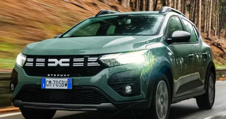 Nuova Dacia Sandero Hybrid, tutto sulla compatta ibrida da 140 CV