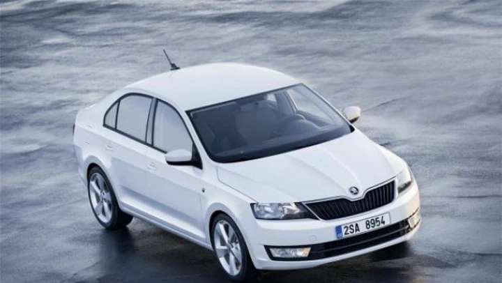 Skoda: prime immagini ed informazioni sulla Rapid
