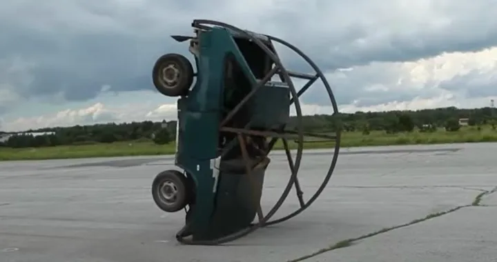 La Lada che fa le capriole esiste e viene dalla Russia [Video]