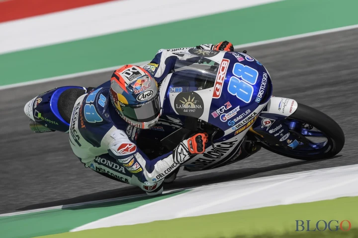 Moto3 Mugello, Martin beffa Bezzecchi e Diggia
