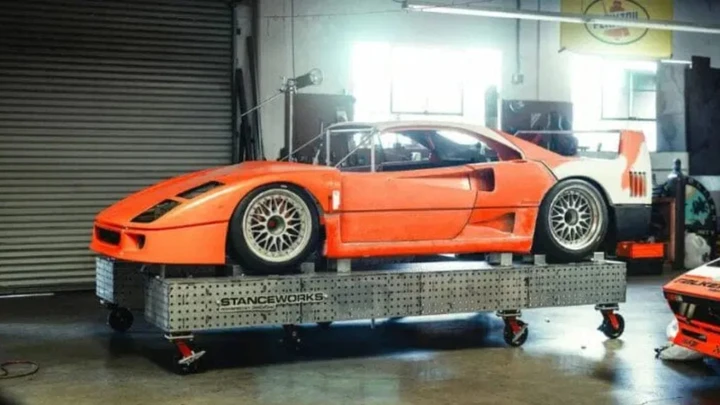 Ferrari F40 con motore V12: il progetto di Mike Burroughs