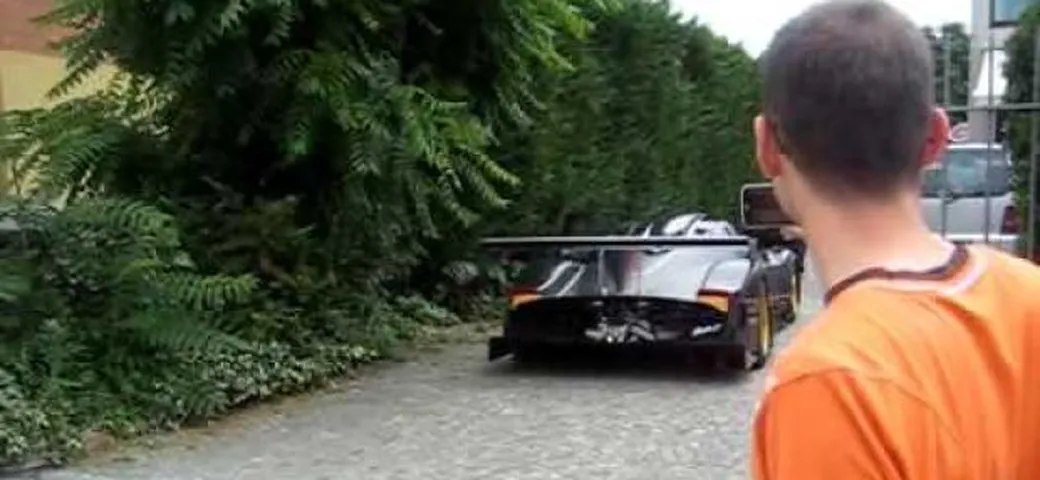 Pagani Zonda R: un breve giretto su strada