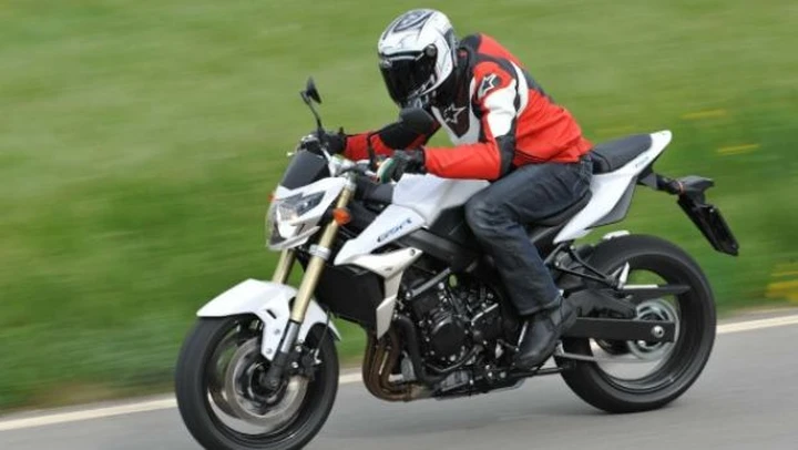 TEST  Suzuki GSR750: sostanza e dinamismo
