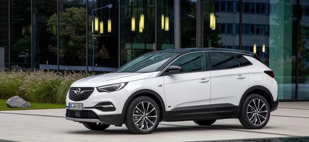 Opel Grandland X Hybrid Plug-in: a trazione anteriore