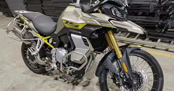 Voge 900DS: le prime foto spia