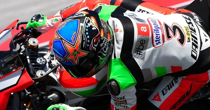Max Biaggi a Misano con il nuovo Suomy SR Sport Carbonio