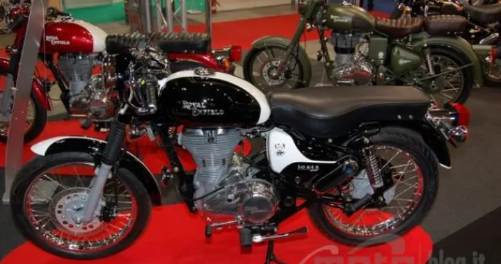 Eicma 2010: Royal Enfield rinnova la  Bullet e presenta le versioni Army, Electra Joker e Ultra Classic