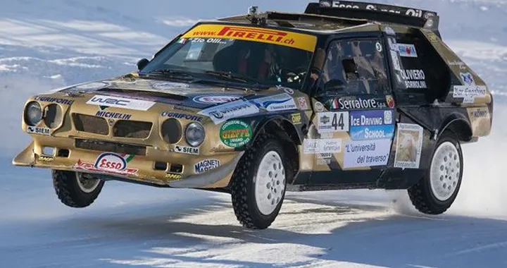 Lancia Delta S4: sul ghiaccio di traverso in Video