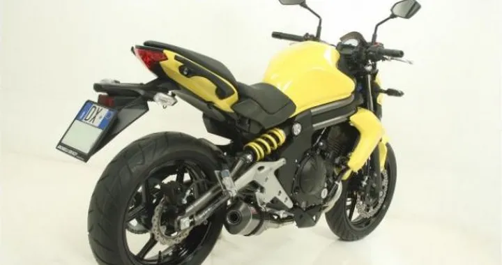 Kawasaki ER-6N 2012: scarichi Arrow e Giannelli