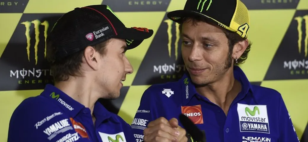 Bet2Bet paga come vincenti sia Rossi sia Lorenzo