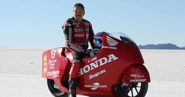 Inseguendo le 300 mph: la storia di Al Lamb [Video]